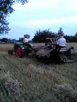 V Maehbinder Ernte 2004